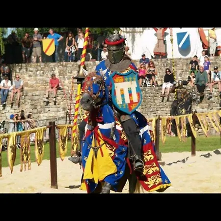 La Loge Entre Pierre & Histoire 公寓