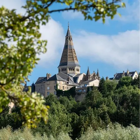 La Loge Entre Pierre & Histoire * 栋弗龙