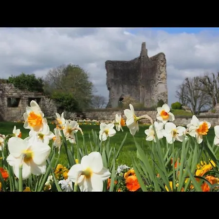 La Loge Entre Pierre & Histoire 公寓